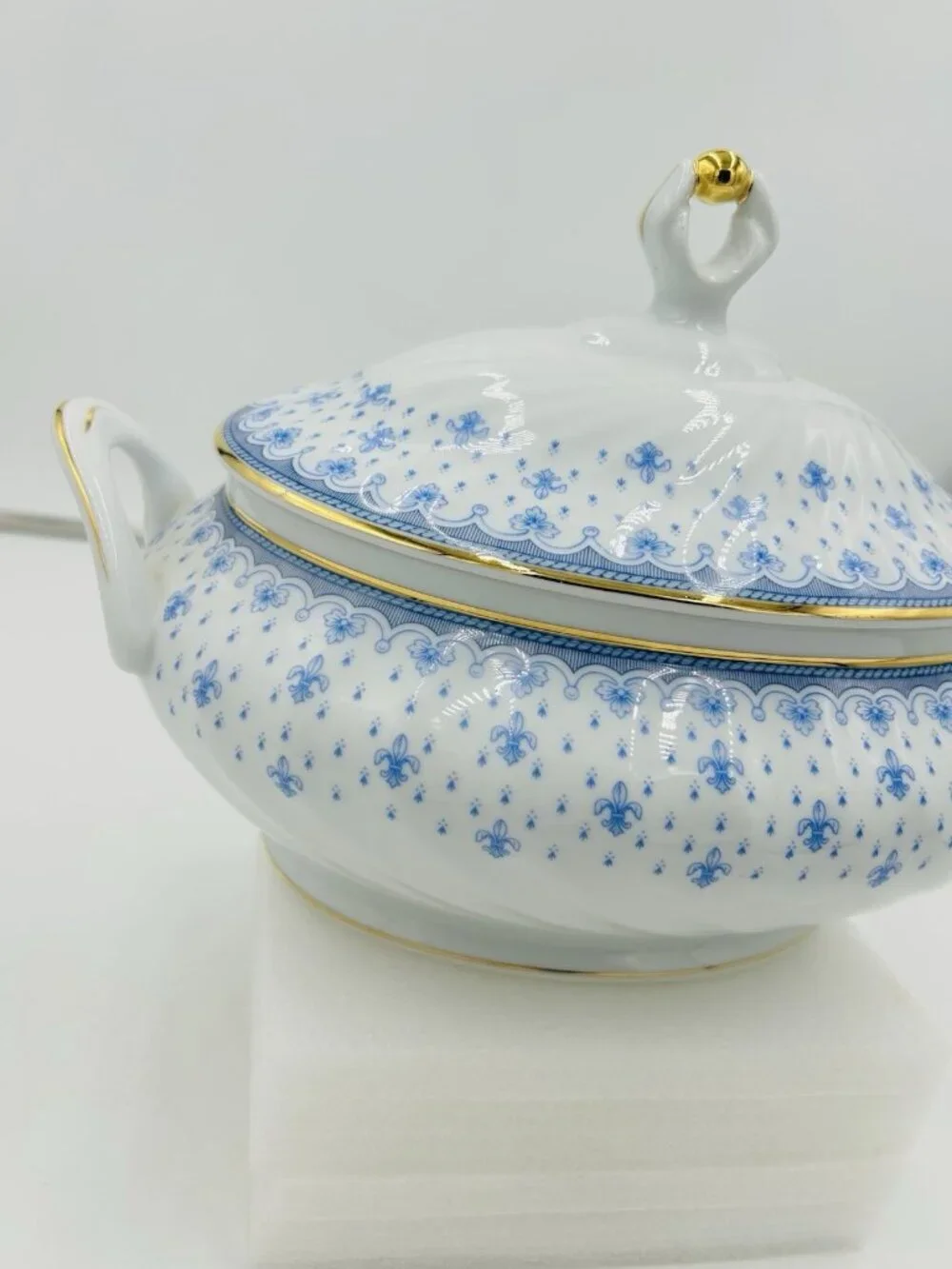Porcelana Quinta Nova Blue Fluer de Lis Oval Vegetable Dish Soup Tureen with Lid